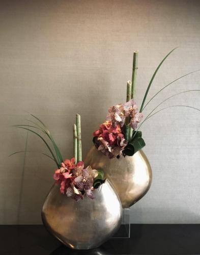 modern style flower arrangement